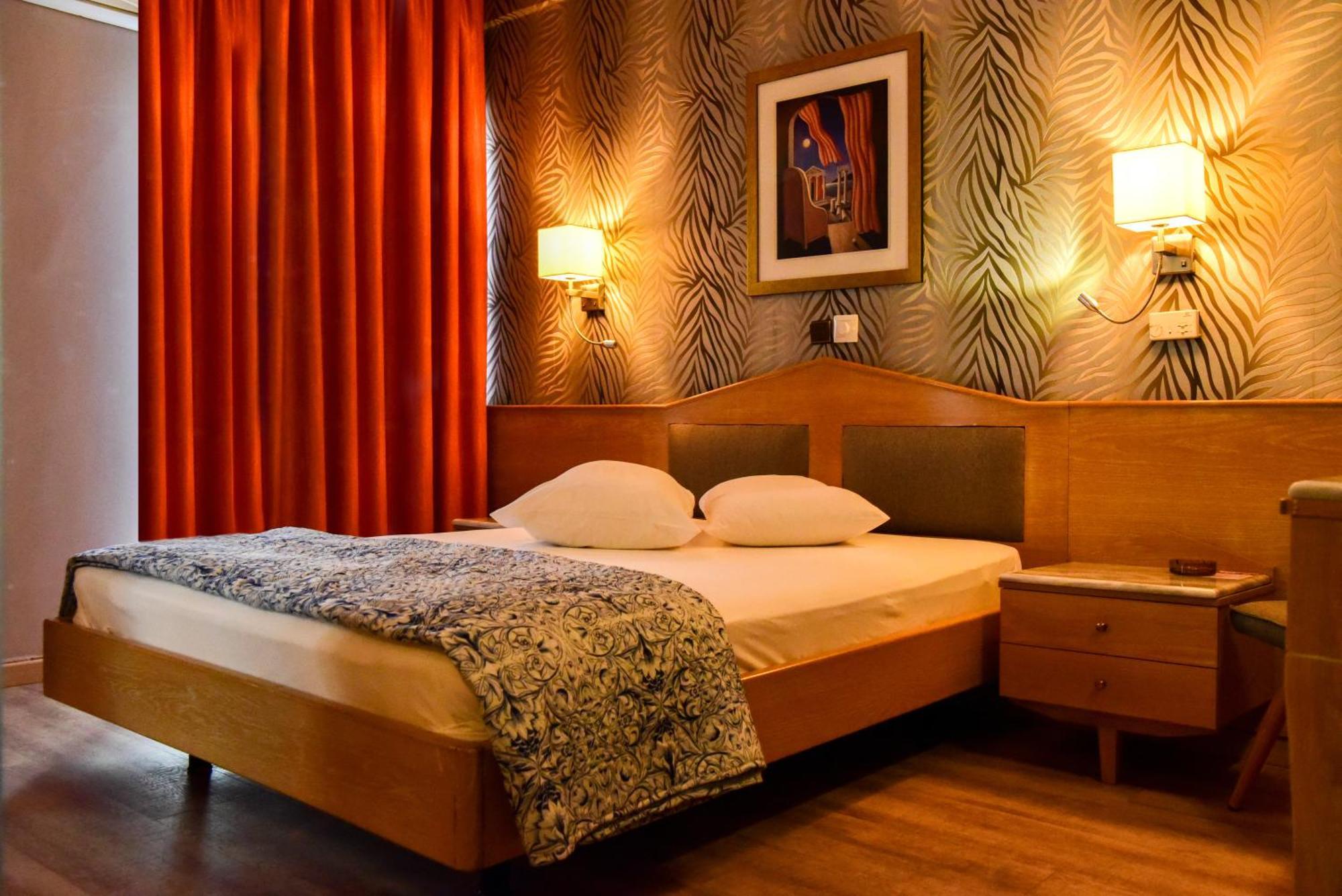 Eva Hotel Pireus Exteriör bild