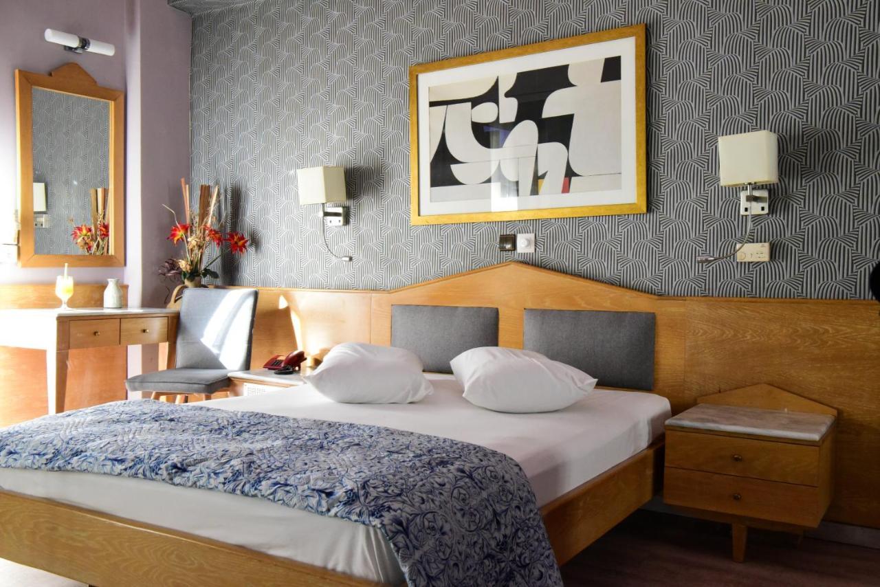 Eva Hotel Pireus Exteriör bild