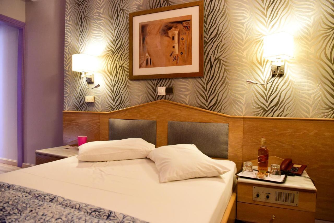 Eva Hotel Pireus Exteriör bild