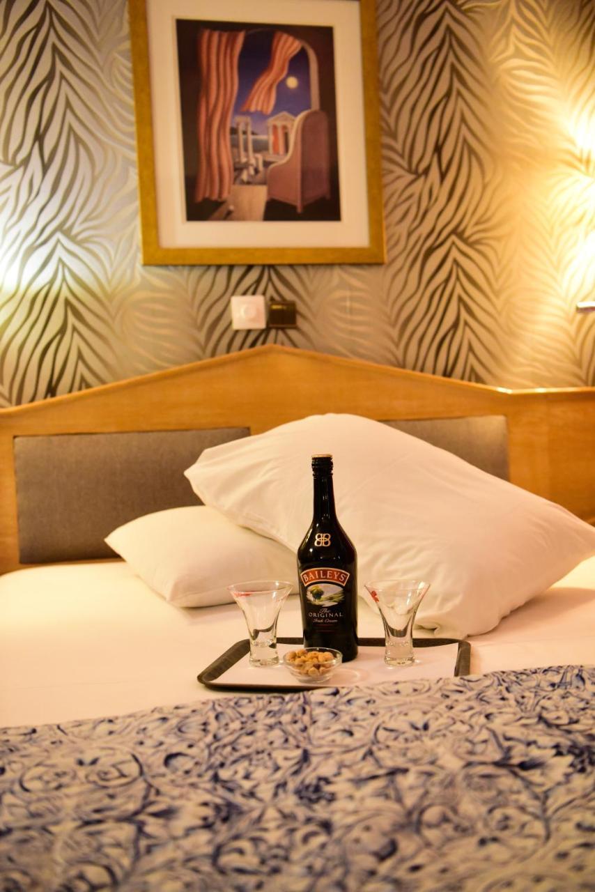 Eva Hotel Pireus Exteriör bild