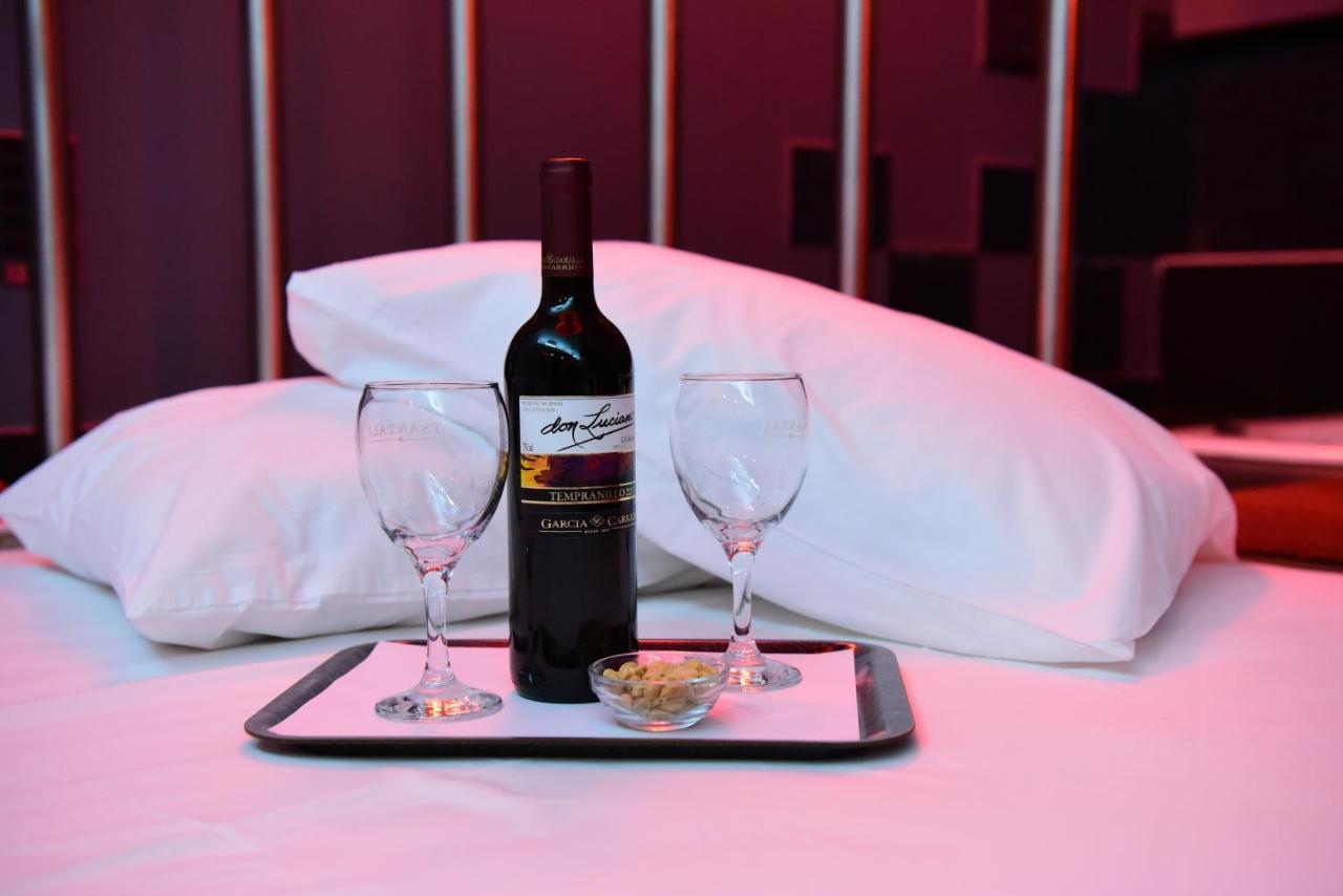 Eva Hotel Pireus Exteriör bild
