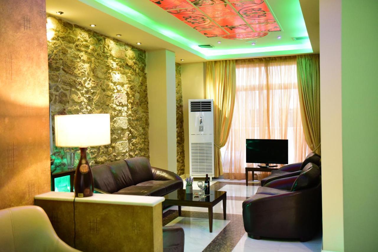 Eva Hotel Pireus Exteriör bild