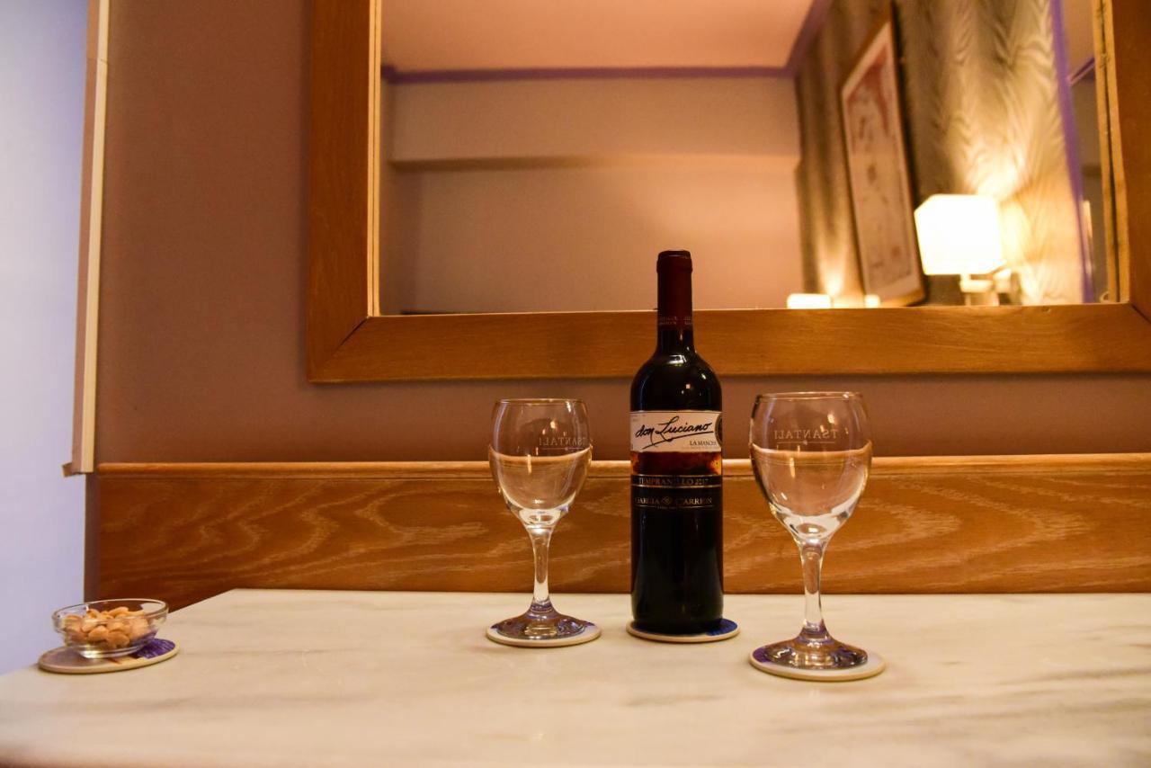 Eva Hotel Pireus Exteriör bild