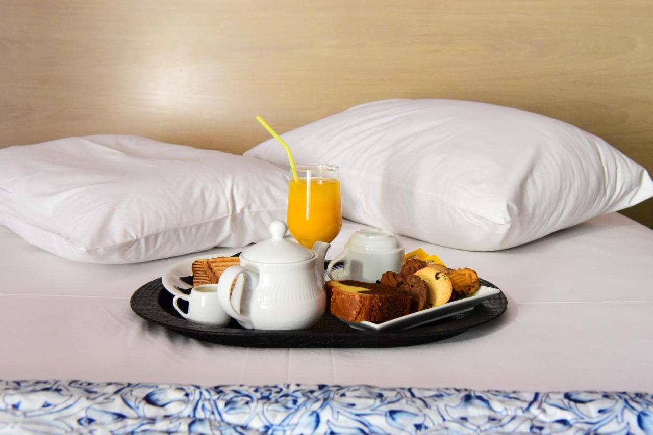 Eva Hotel Pireus Exteriör bild