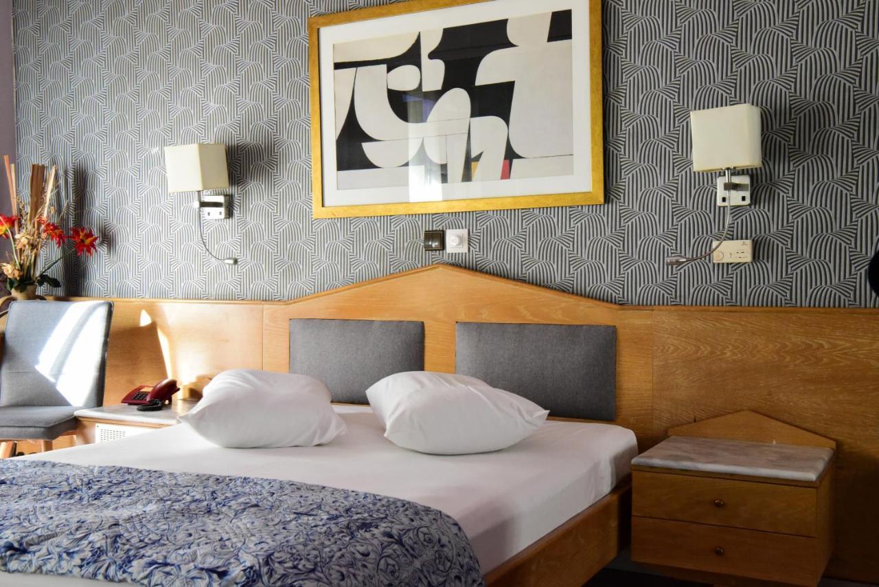 Eva Hotel Pireus Exteriör bild