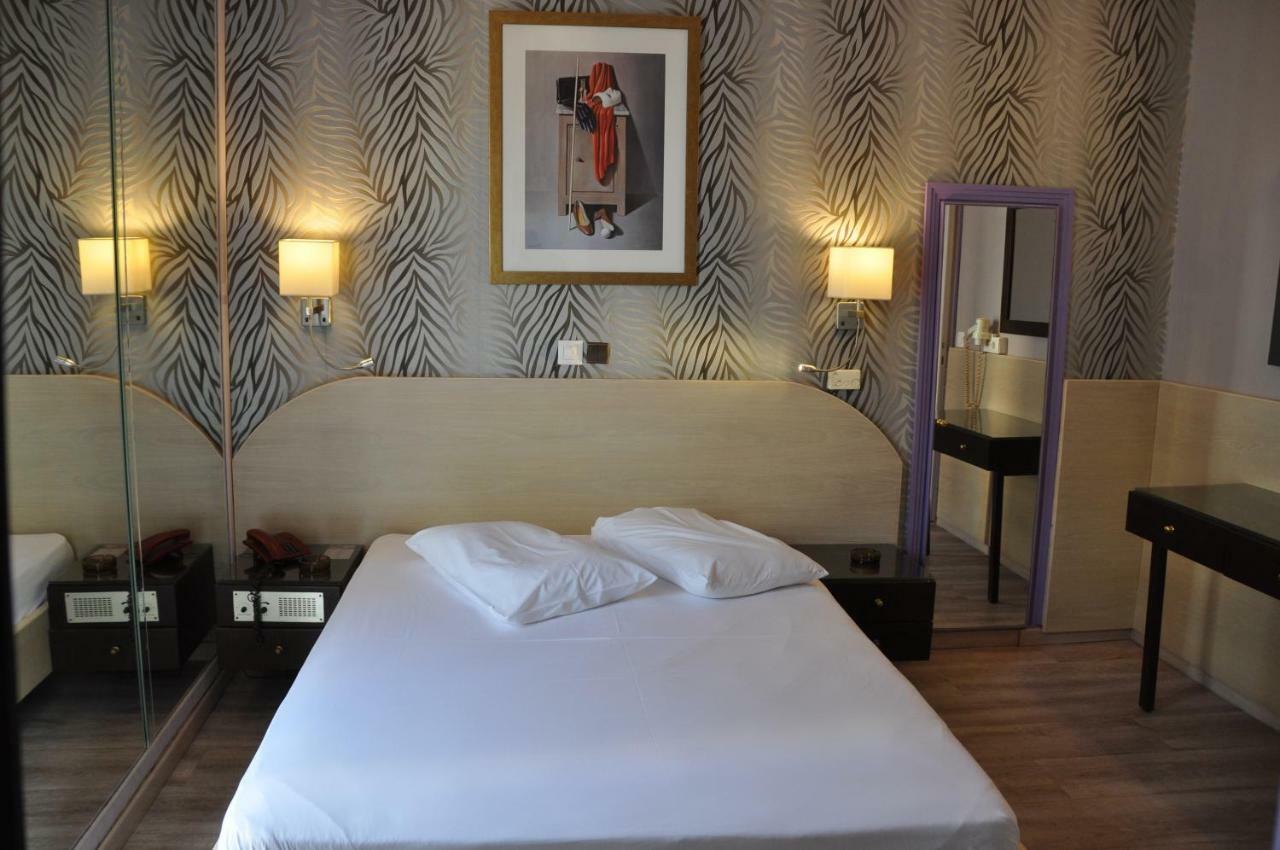 Eva Hotel Pireus Exteriör bild