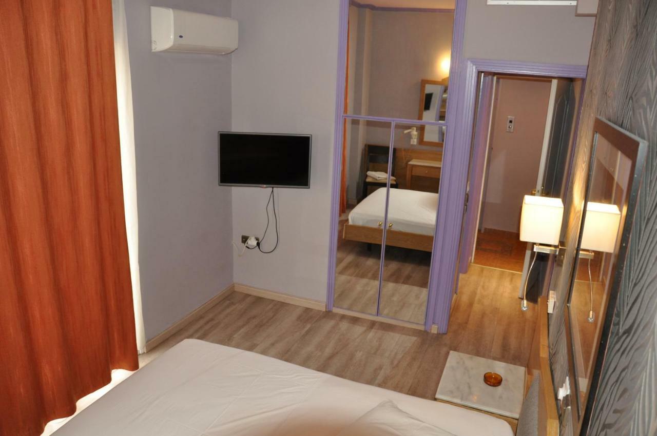 Eva Hotel Pireus Exteriör bild